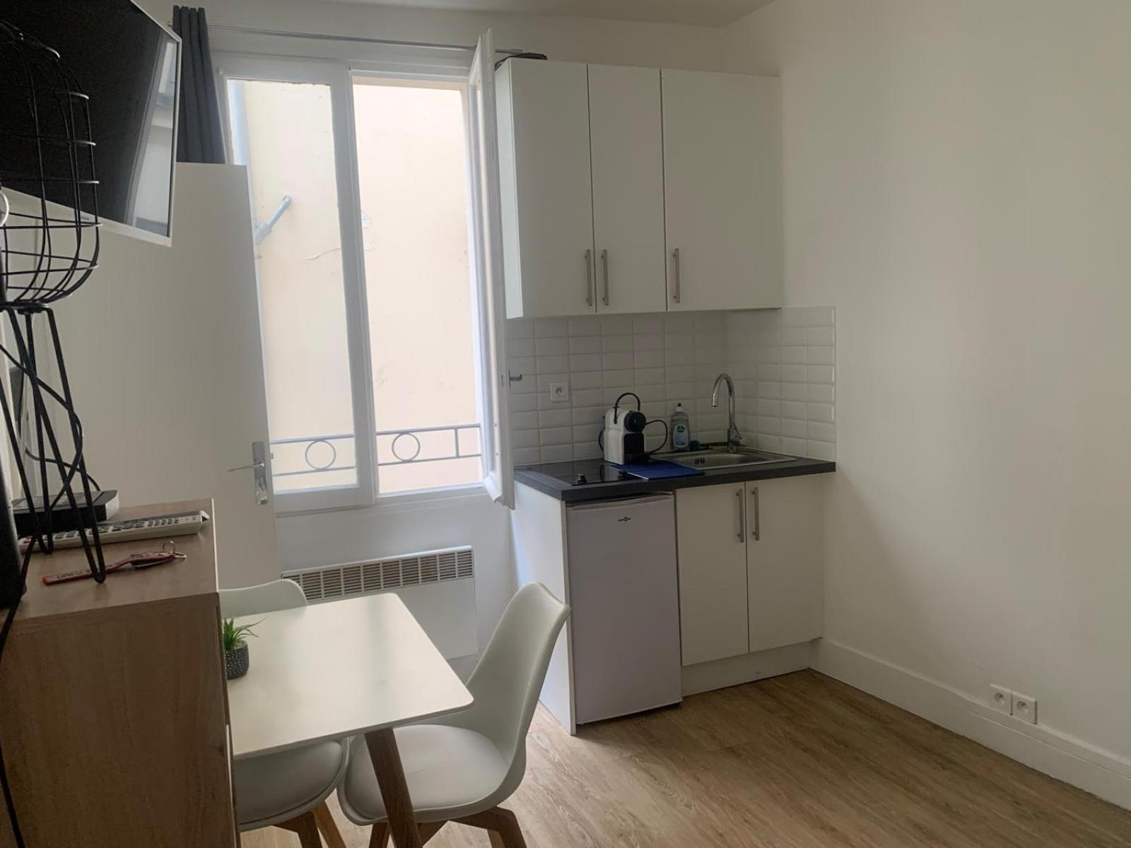 Studio Confortable, Renove Et Bien Equipe Proche Austerlitz Париж Екстериор снимка